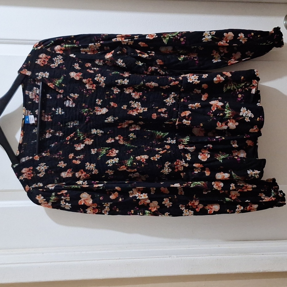 Old Navy women's long sleeve floral blouse size XL‎ Tall